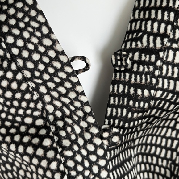 BCBG MaxAzria Black/White Polkadot Belted Short Romper/Jumpsuit S - Picture 12 of 14